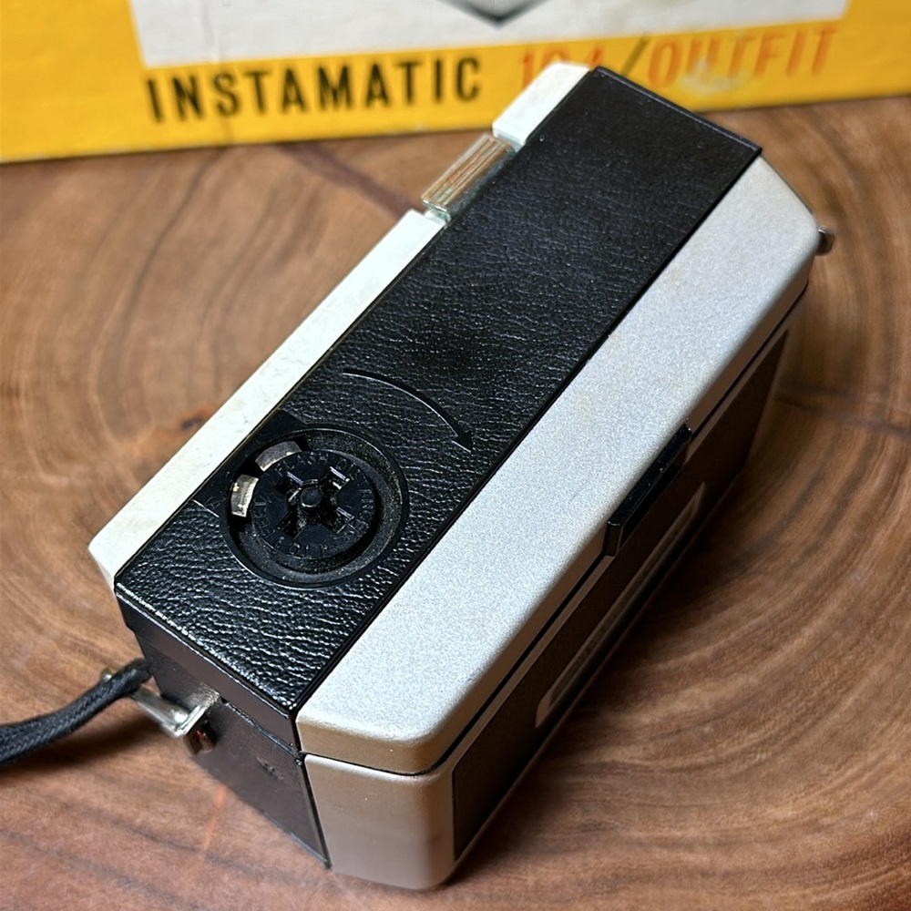 KODAK Instamatic 104/Outfit with Box - Picture 7 of 16